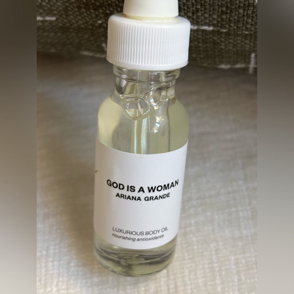 NIB Ariana Grande Luxurious Body Oil nourishing antioxidants. Never opened - Picture 7 of 7